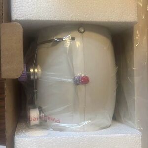 Sewing Machine with Sewing Machine Instruction & Troubleshooting Guide -